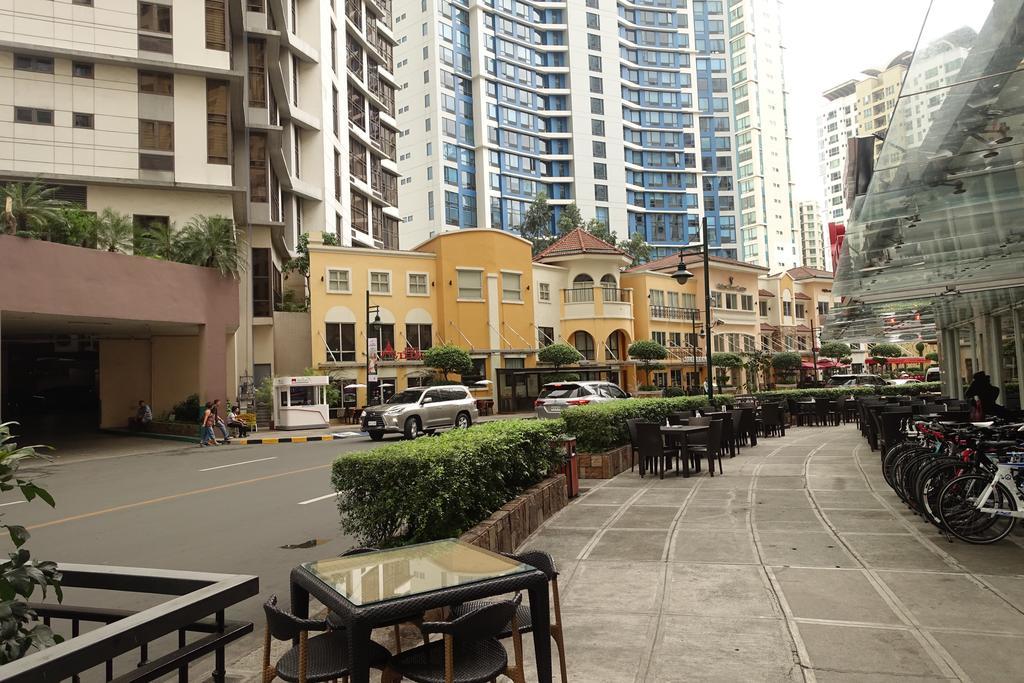 Luxury Condo At Forbeswood Parklane The Fort Bgc Makati City Exterior foto