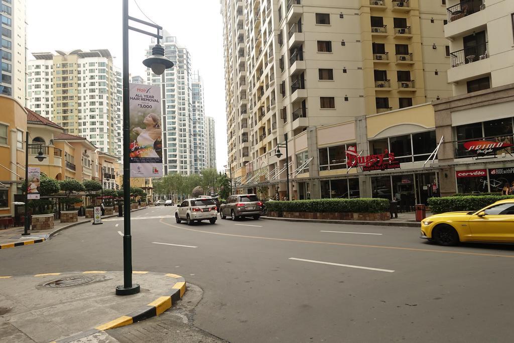 Luxury Condo At Forbeswood Parklane The Fort Bgc Makati City Exterior foto