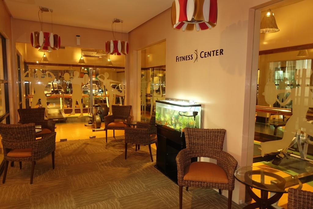 Luxury Condo At Forbeswood Parklane The Fort Bgc Makati City Exterior foto