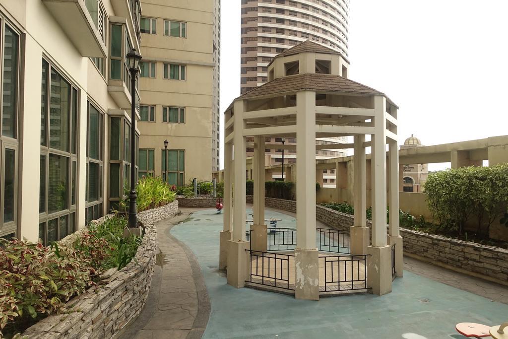 Luxury Condo At Forbeswood Parklane The Fort Bgc Makati City Exterior foto