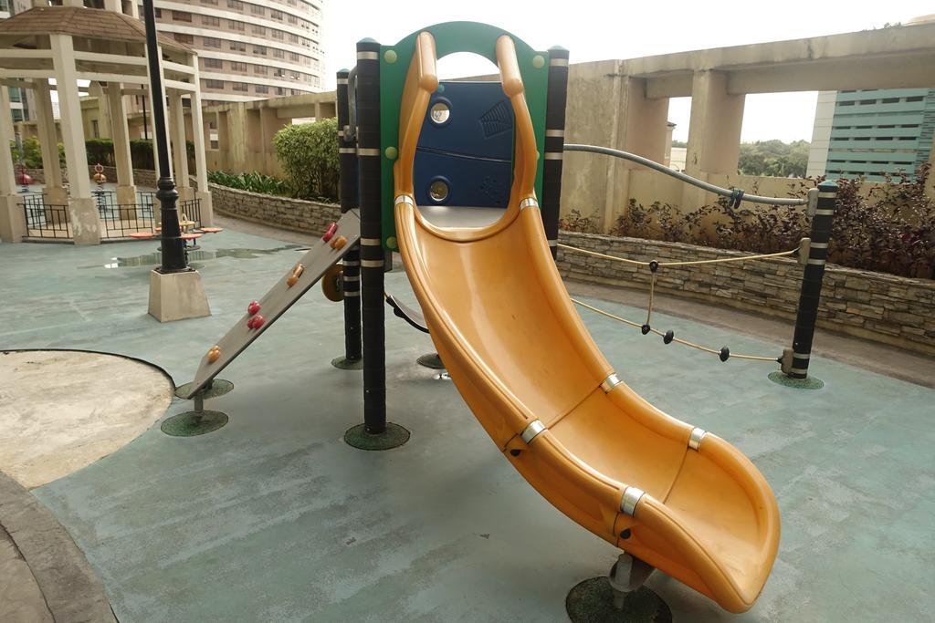 Luxury Condo At Forbeswood Parklane The Fort Bgc Makati City Exterior foto