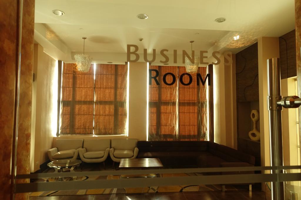 Luxury Condo At Forbeswood Parklane The Fort Bgc Makati City Exterior foto