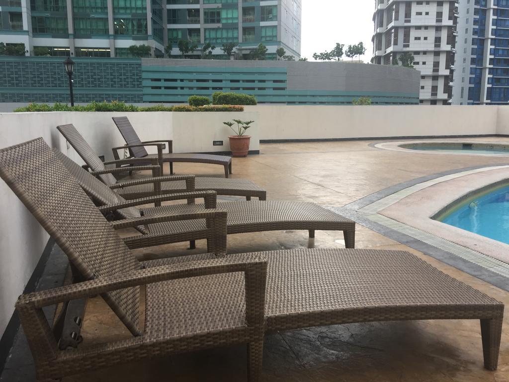 Luxury Condo At Forbeswood Parklane The Fort Bgc Makati City Exterior foto